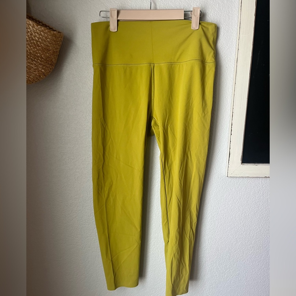 Zyia‎ Pistachio Luxe 7/8 24" Leggings